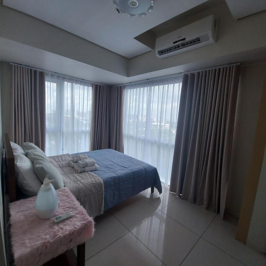 De Luxe, Standard And Studio Suites -The Breeze Residences-Close To Airport,Mall Of Asia, Us Embassy Манила Экстерьер фото