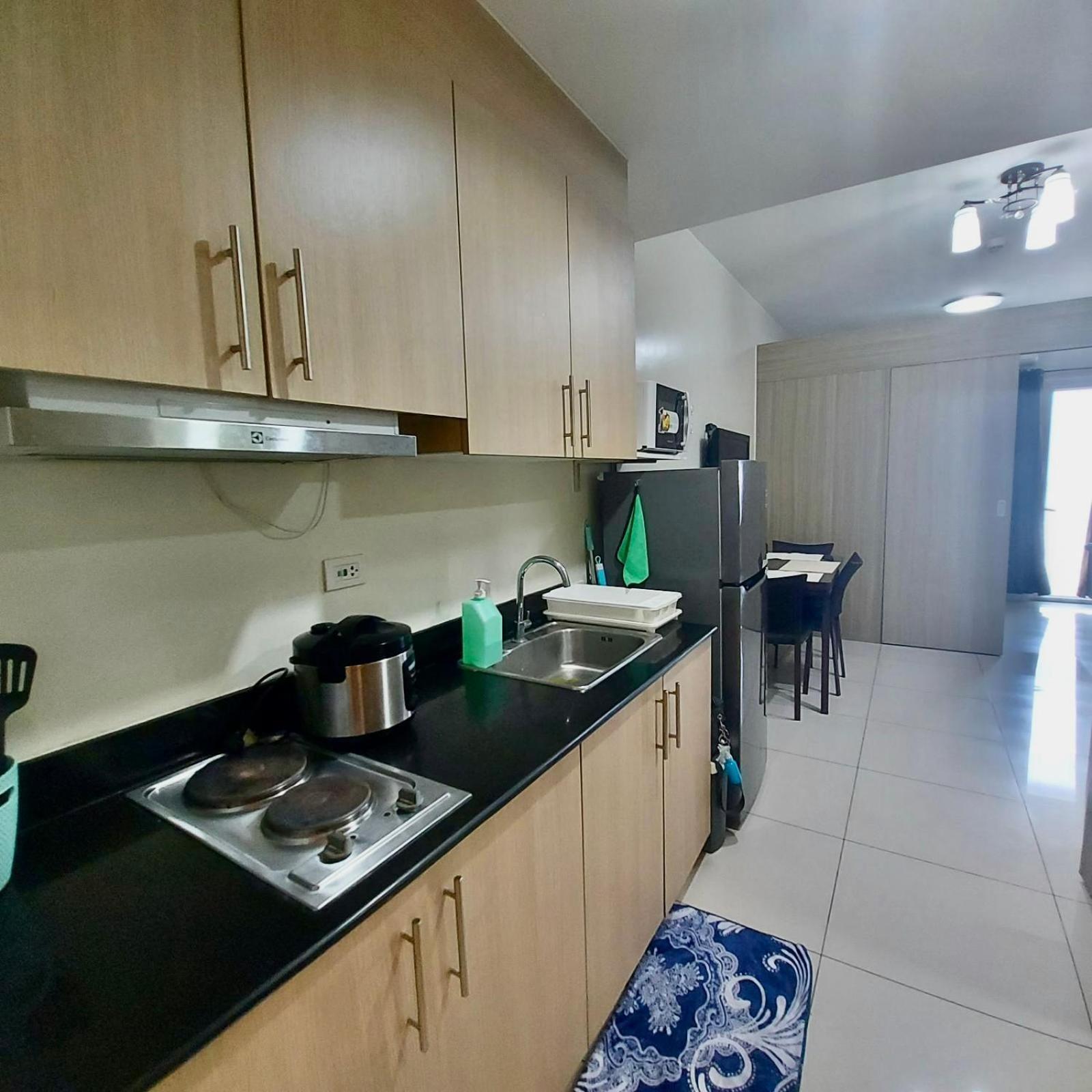 De Luxe, Standard And Studio Suites -The Breeze Residences-Close To Airport,Mall Of Asia, Us Embassy Манила Экстерьер фото