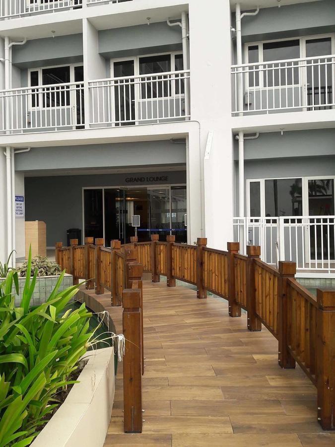 De Luxe, Standard And Studio Suites -The Breeze Residences-Close To Airport,Mall Of Asia, Us Embassy Манила Экстерьер фото